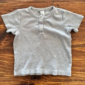 GUC kate quinn Gray Ribbed Short Sleeve Henley Cotton 2T